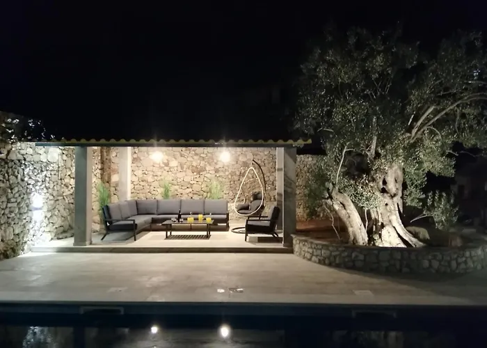 Olive Tree - House With Pool Semesterbostad *