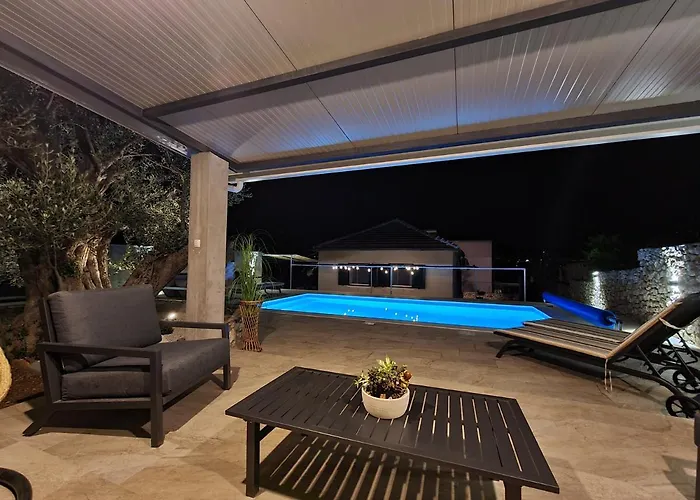 Olive Tree - House With Pool Semesterbostad