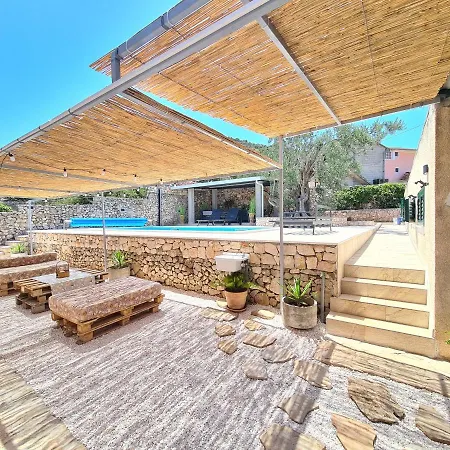 Olive Tree - House With Pool * Vinišće