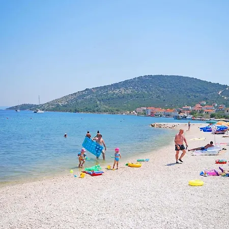 Дом отдыха Olive Tree - House With Pool