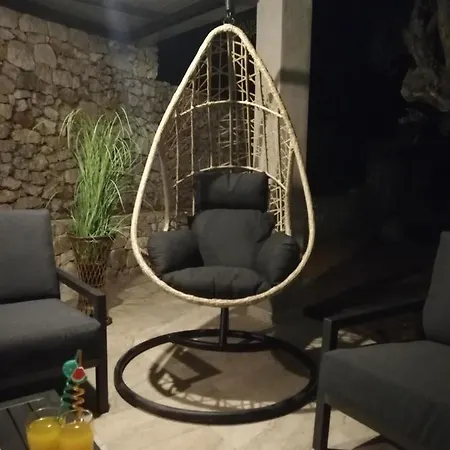 Olive Tree - House With Pool Дом отдыха Винишче