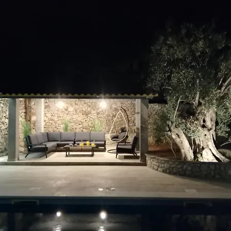 Olive Tree - House With Pool 펜션 *