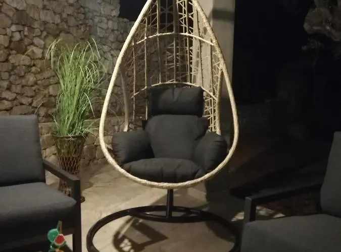 Olive Tree - House With Pool Vakantiehuis Vinišće